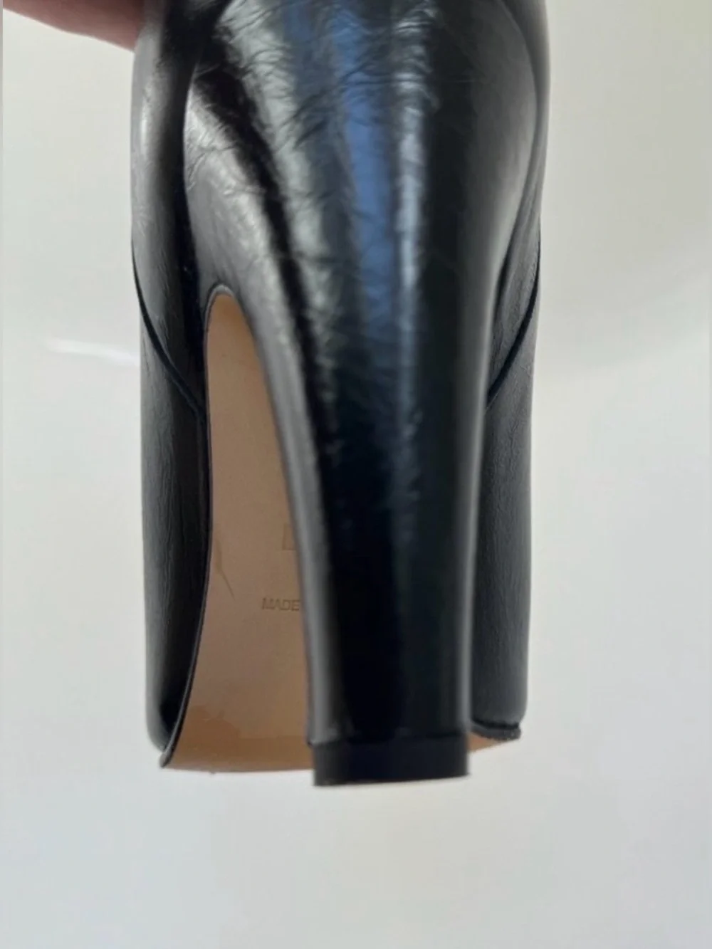 HUGO BOSS Knee-High Glossy Black Leather Heeled Boots - Size 39 - Picture 7 of 8